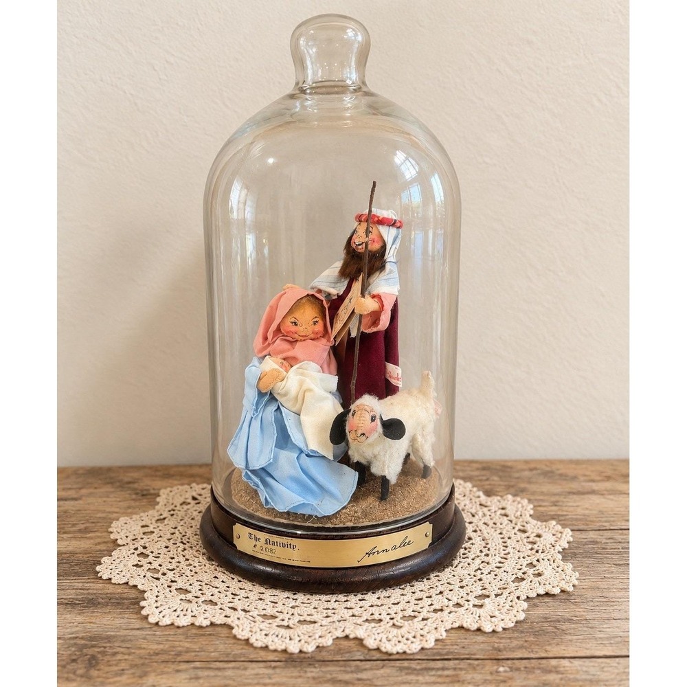VTG 1987 Annalee Collector Series "The Nativity" & Sheep In Glass Cloche #2082